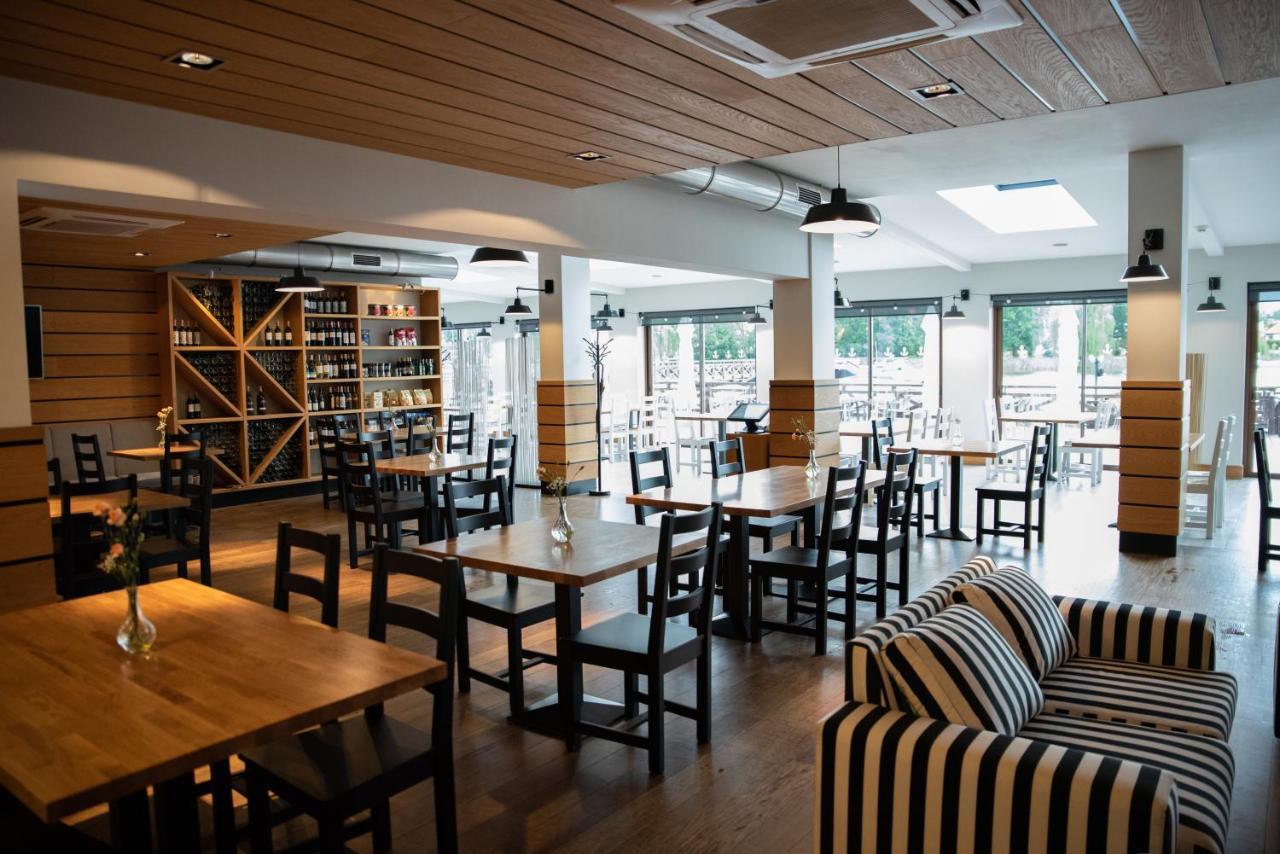 אילאווה Hotel Port 110 מראה חיצוני תמונה